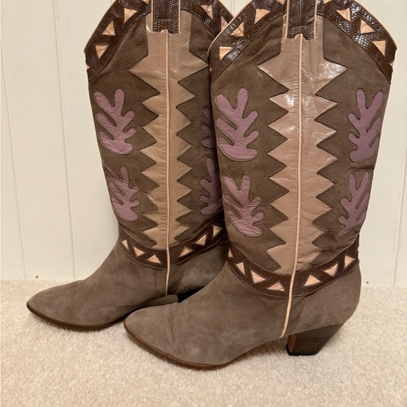 Beverly Feldman brown suede and leather inlaid heeled western cowboy boots sz 8 - Picture 2 of 7
